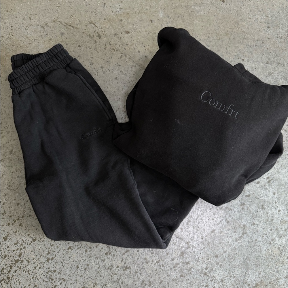Comfrt Signature Hoodie + Sweatpants - Black